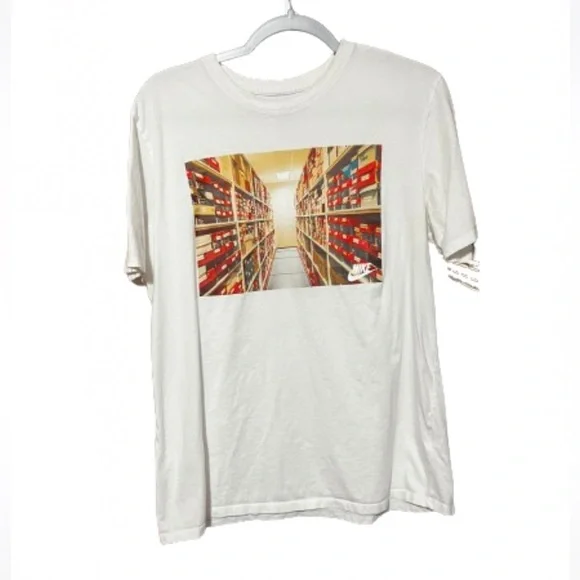 Nike Short Sleeve Athletic Cut Graphic Tee, Size L Athleisure Casual Streetwear - Picture 1 of 4